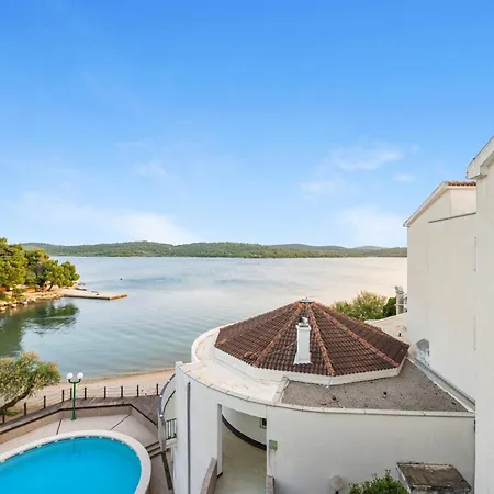 Hotel Miran Pirovac Exterior photo